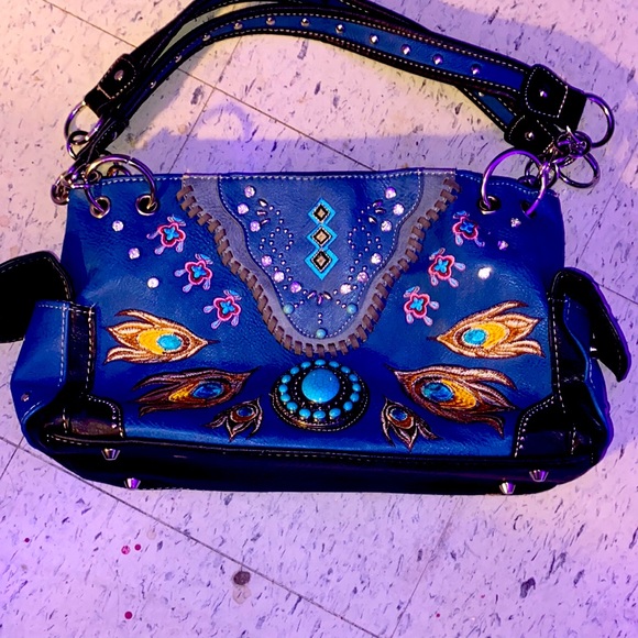 Turquoise leather concealed shoulder bag - Picture 4 of 8